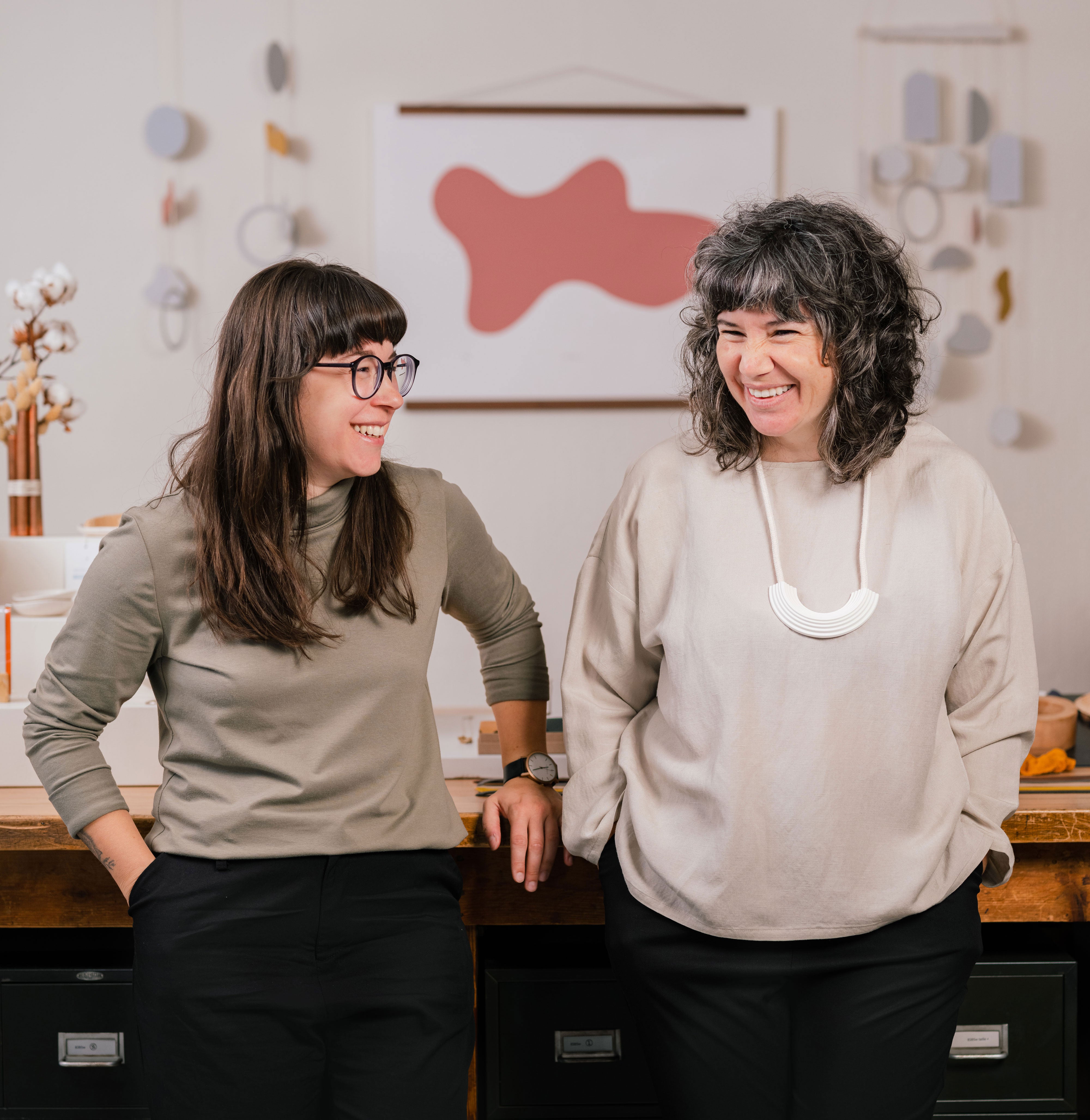 Anne-Marie et Catherine dans la boutique atelier b