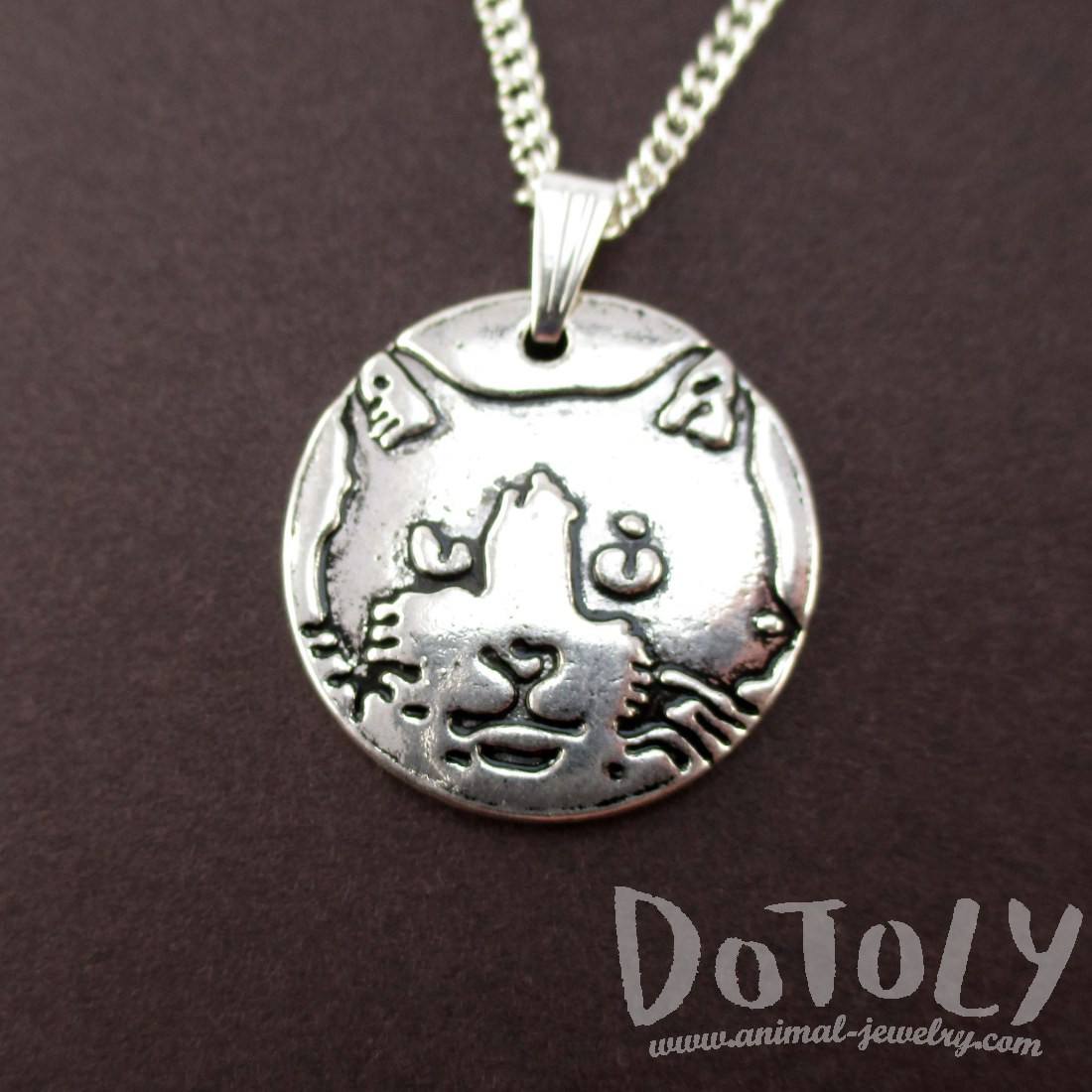 Round Engraved Kitty Cat Animal Portrait Pendant Necklace | DOTOLY