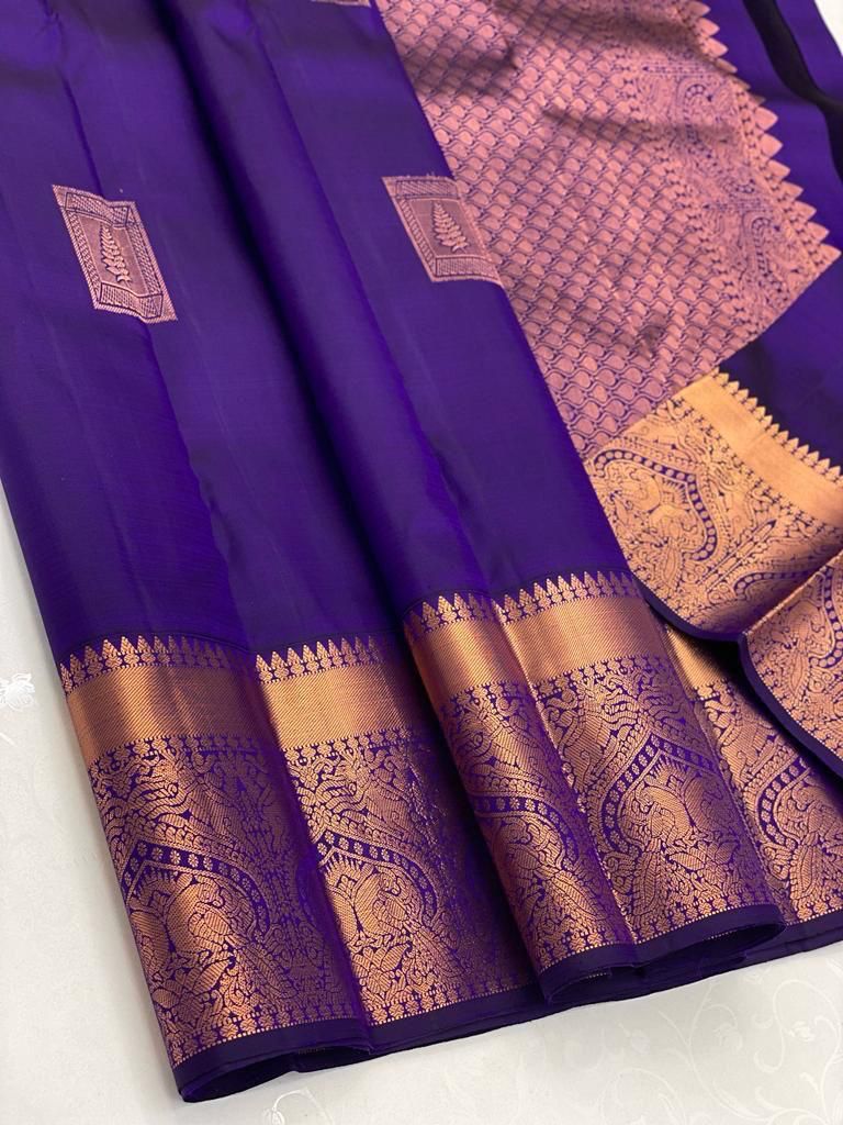 Unique World Records - Most Punched Design Jacquard Cards and Hooks used on  a Handloom Silk Sari