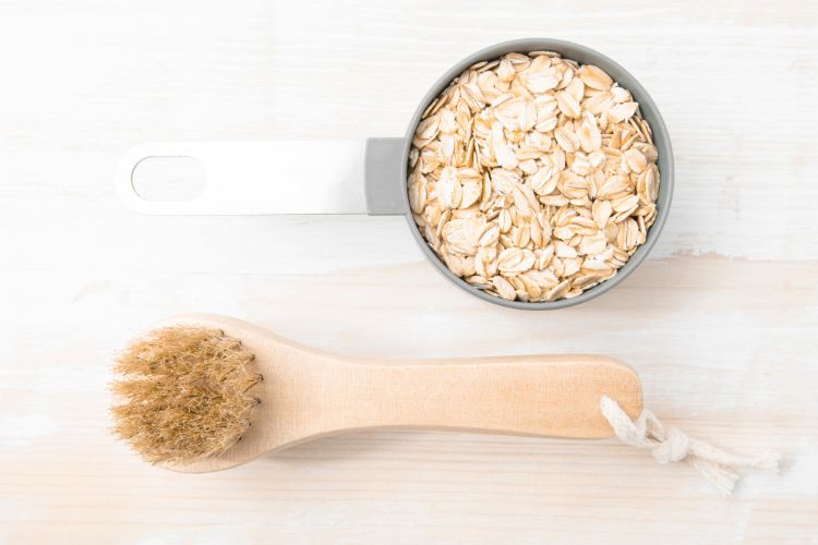 home remedies: colloidal oatmeal bath