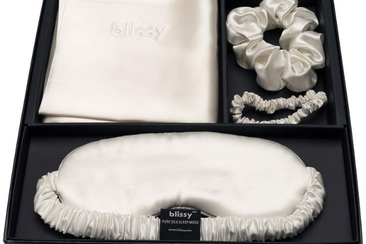 blissy dream set in white gift