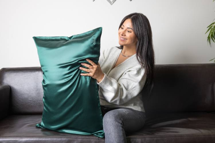 blissy vs parachute silk pillowcase