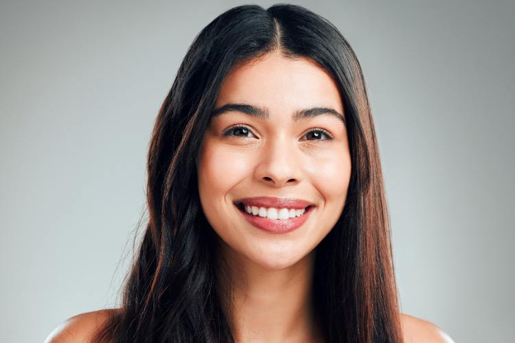 woman with loose curl on half head