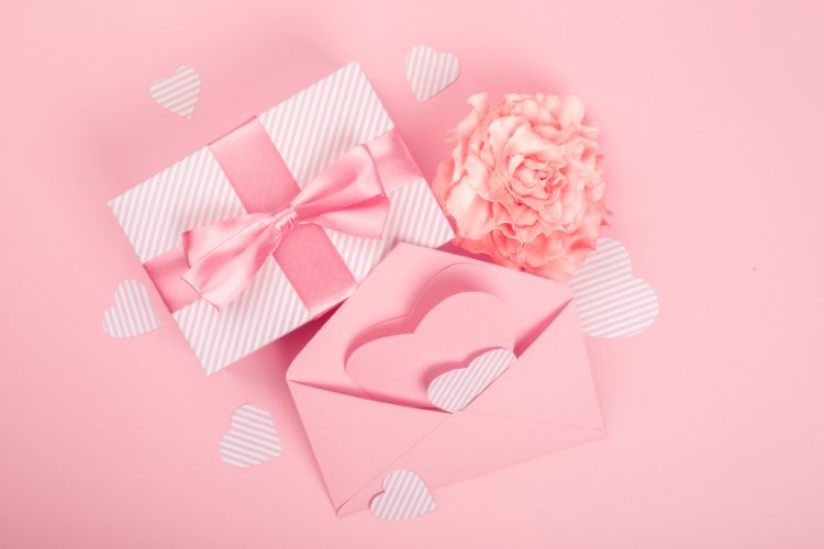 pink gift wrapping inspiration
