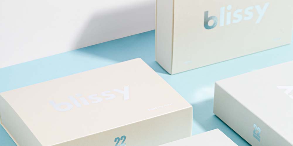 Blissy white boxes display