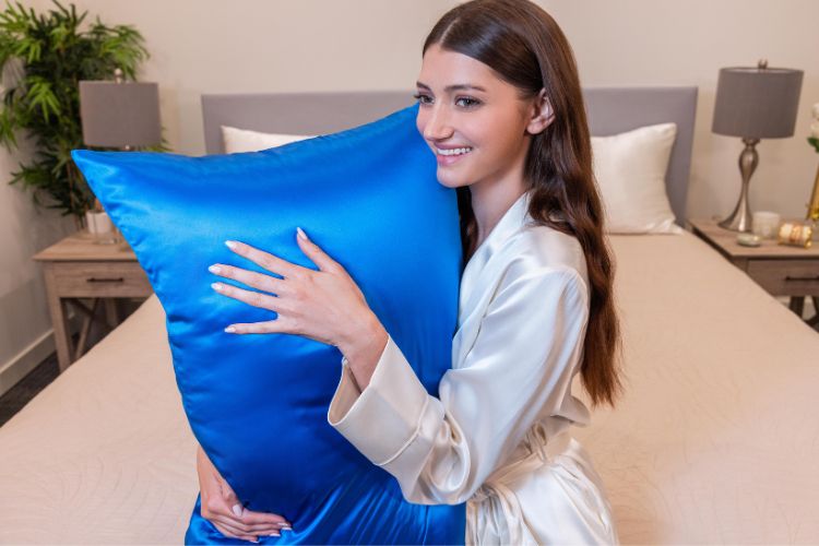 beauty with silk fabric blissy pillowcase in azure