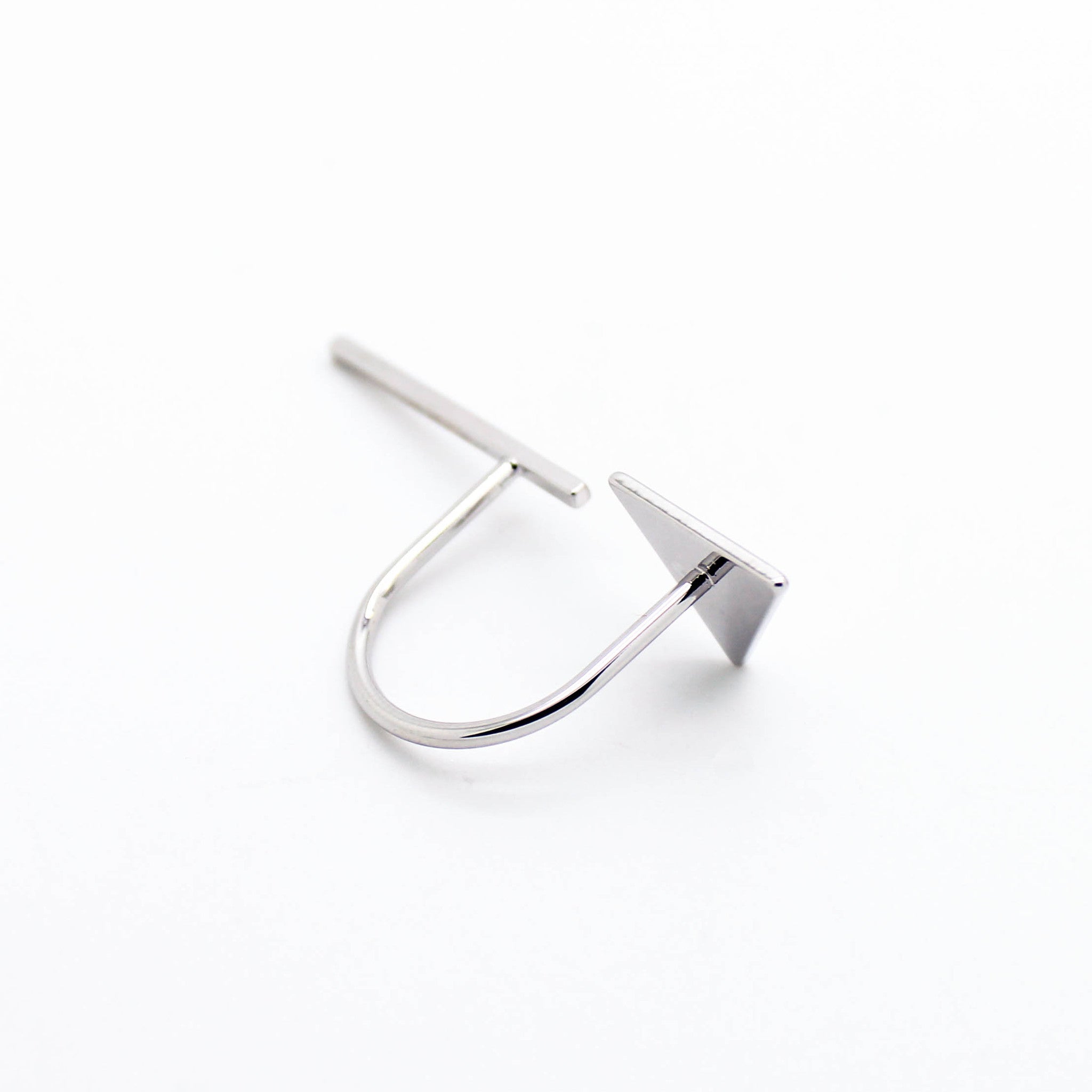 Triangle bar ring