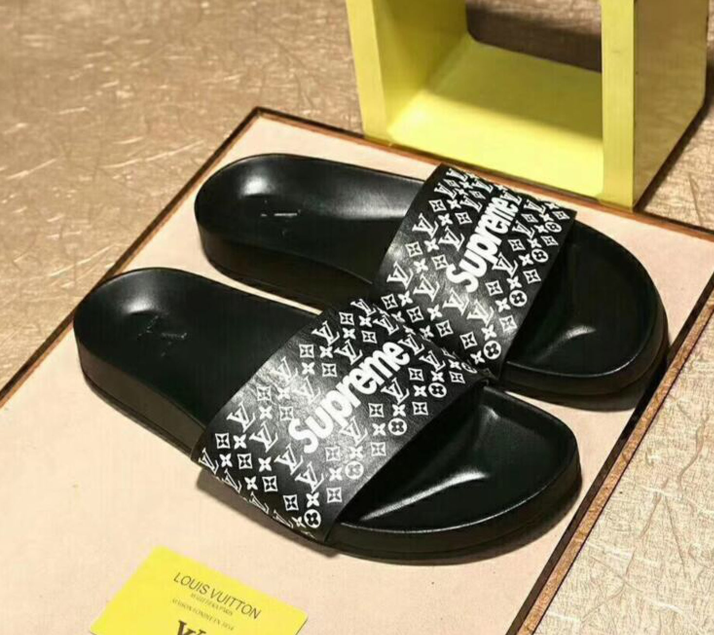 louis v flip flops