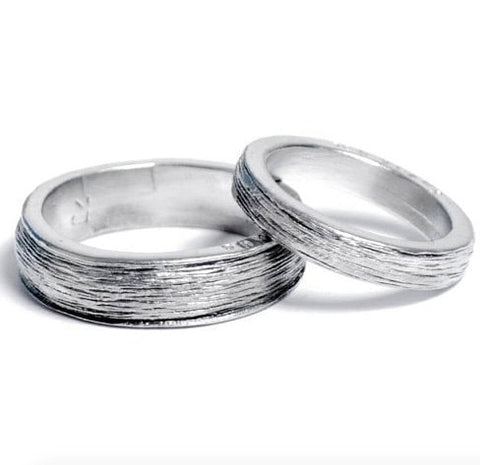 alt="10 year anniversary gift aluminum rings - Escama Studio"