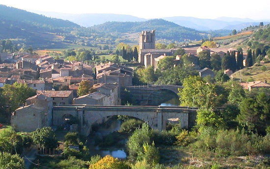 alt="lagrasse village in southern france"