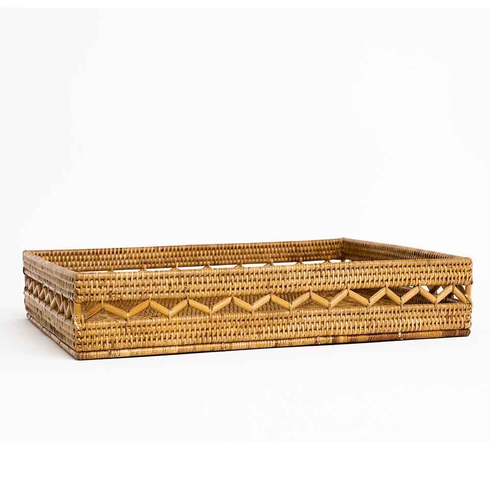 https://cdn.shopify.com/s/files/1/0224/8837/products/0000s_0006__Rattan_Bakery_Tray_9534-533341_1600x.jpg?v=1684296596