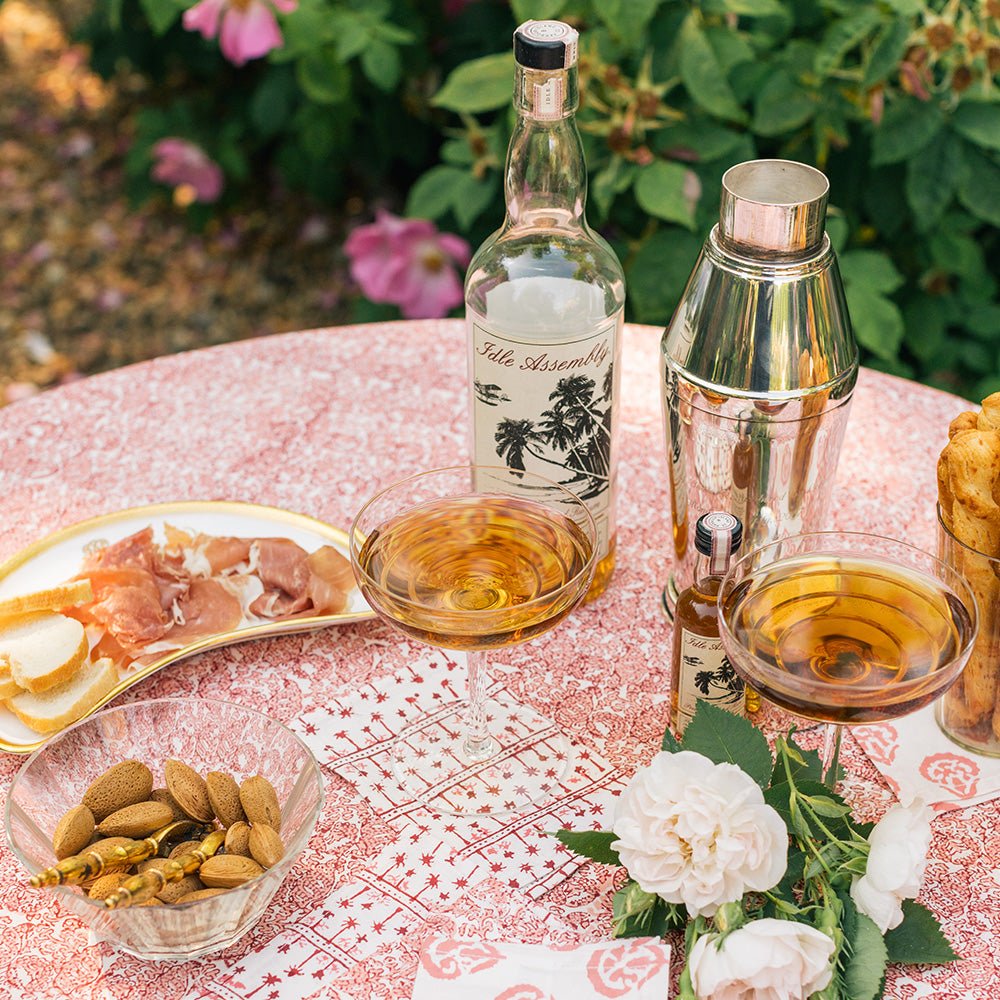 Pomegranate | India Hicks Home Seashell Blush Tablecloth 90 Round in. | Tablecloths Available in Long, Extra Long, Square and Round Sizes. | 100%