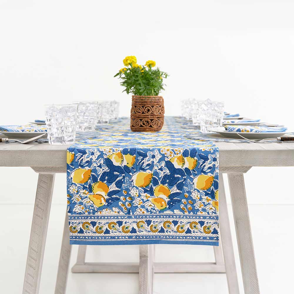 https://cdn.shopify.com/s/files/1/0224/8837/products/lemon-grove-table-runner-161785_1600x.jpg?v=1681397798