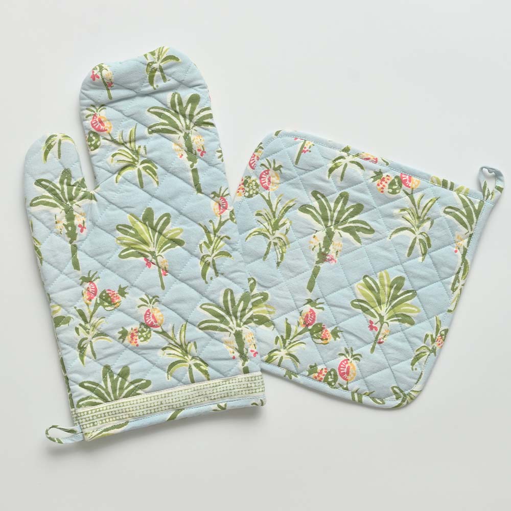 Christmas Chimney Oven Mitt + Pot Holder Set - Flowers by Hoboken