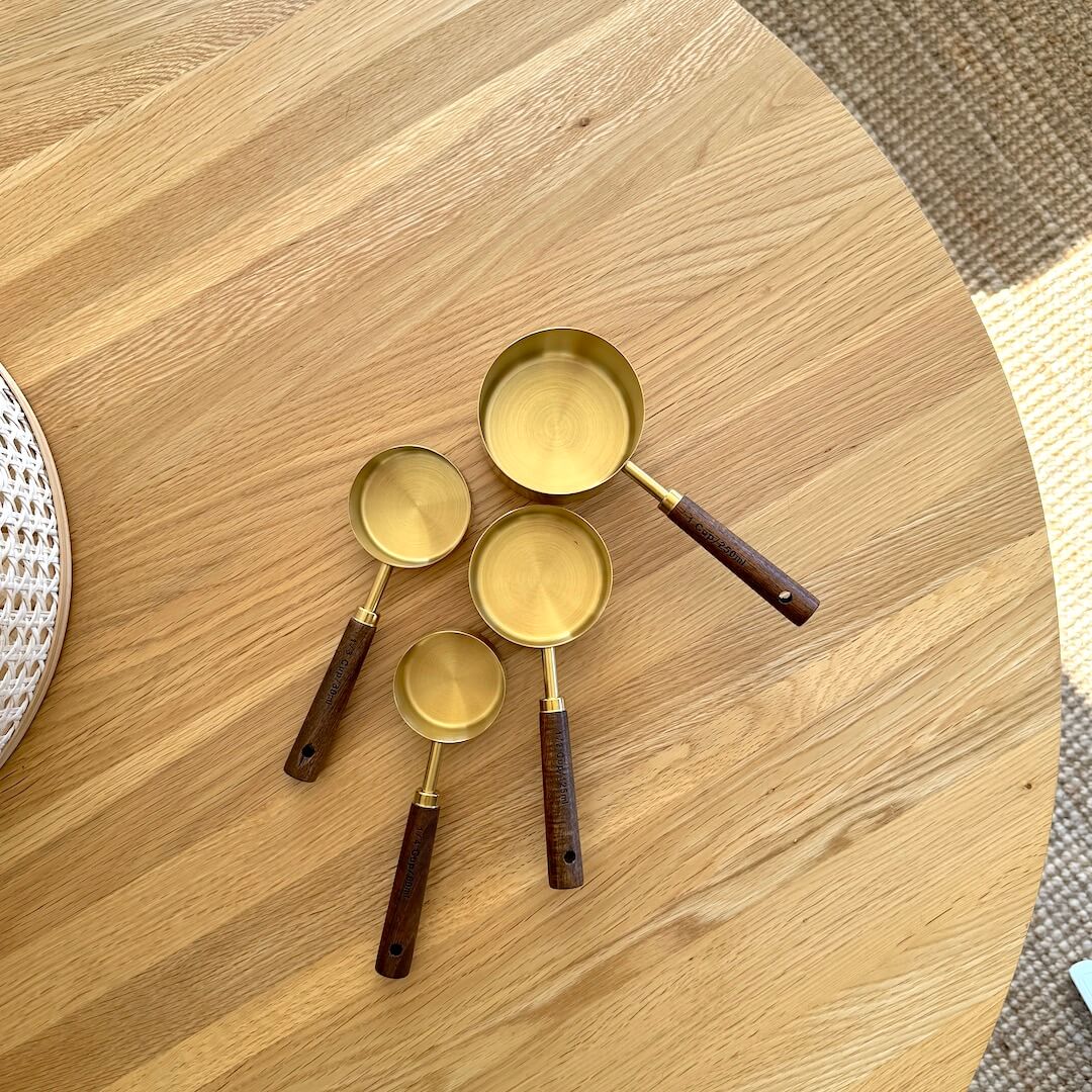 nordic_peace_wooden_measuring_cups_and_spoons
