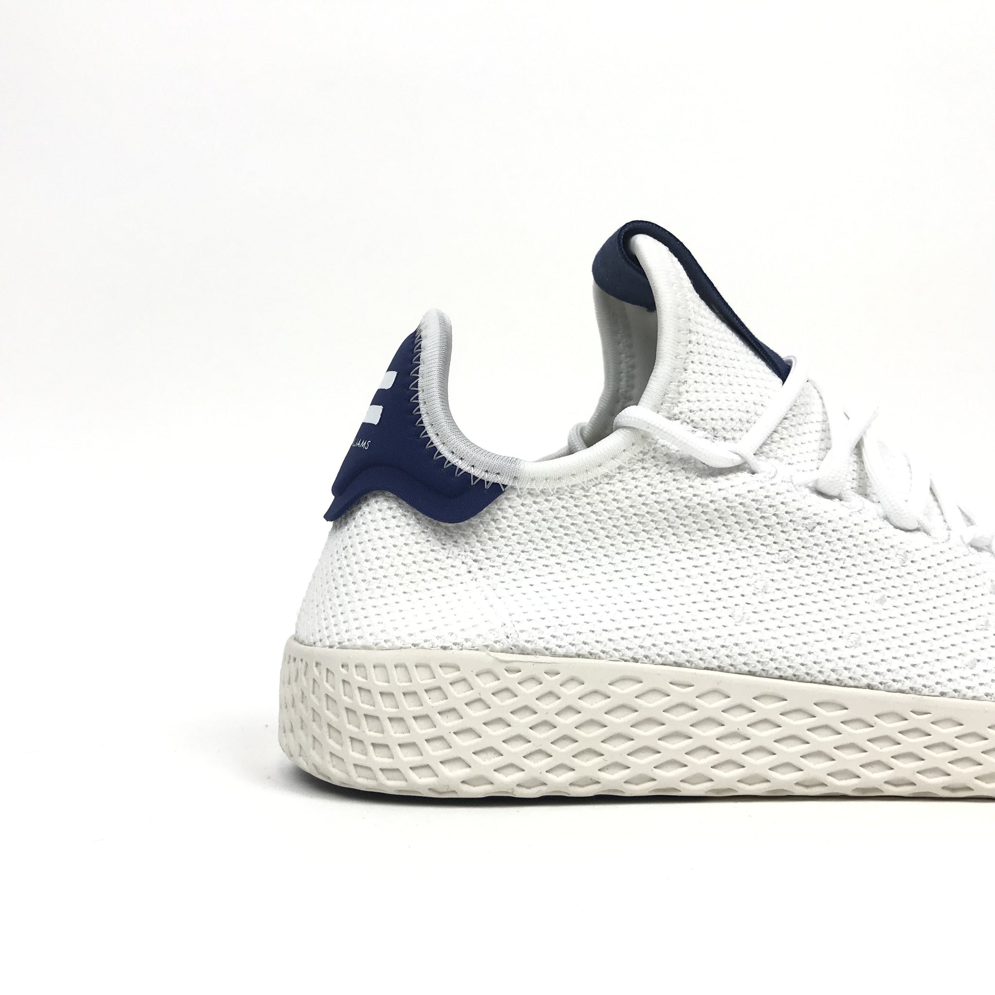 adidas baskets tennis hu db2559 footwear white core white