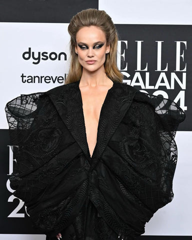 Amanda Winberg at the elle gala wearing bhbd tape extensions