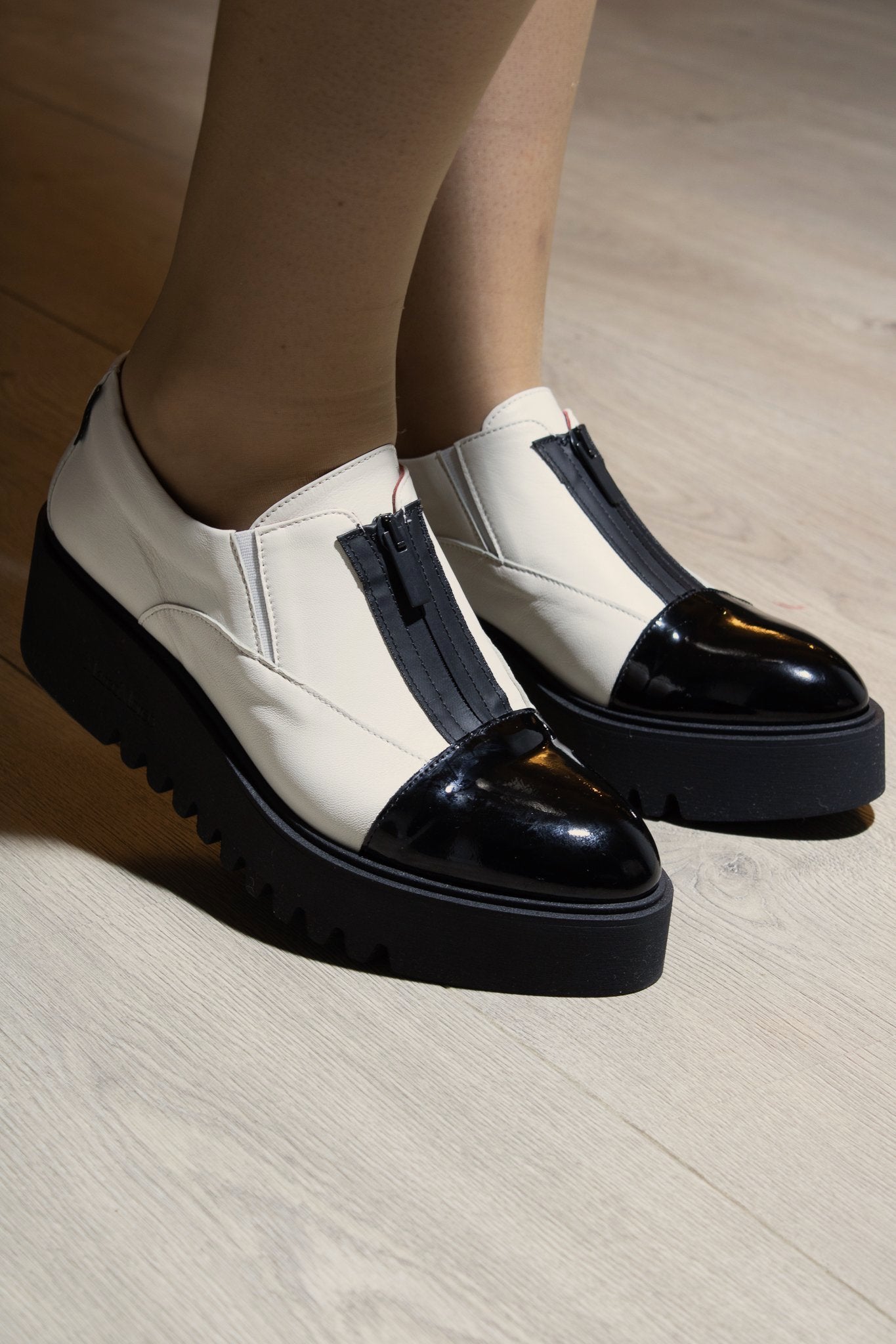 Marco Moreo A022Nero | Front Zip Wedge Platform Shoes in White & Black –  Donnellans