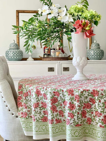 round xmas tablecloth