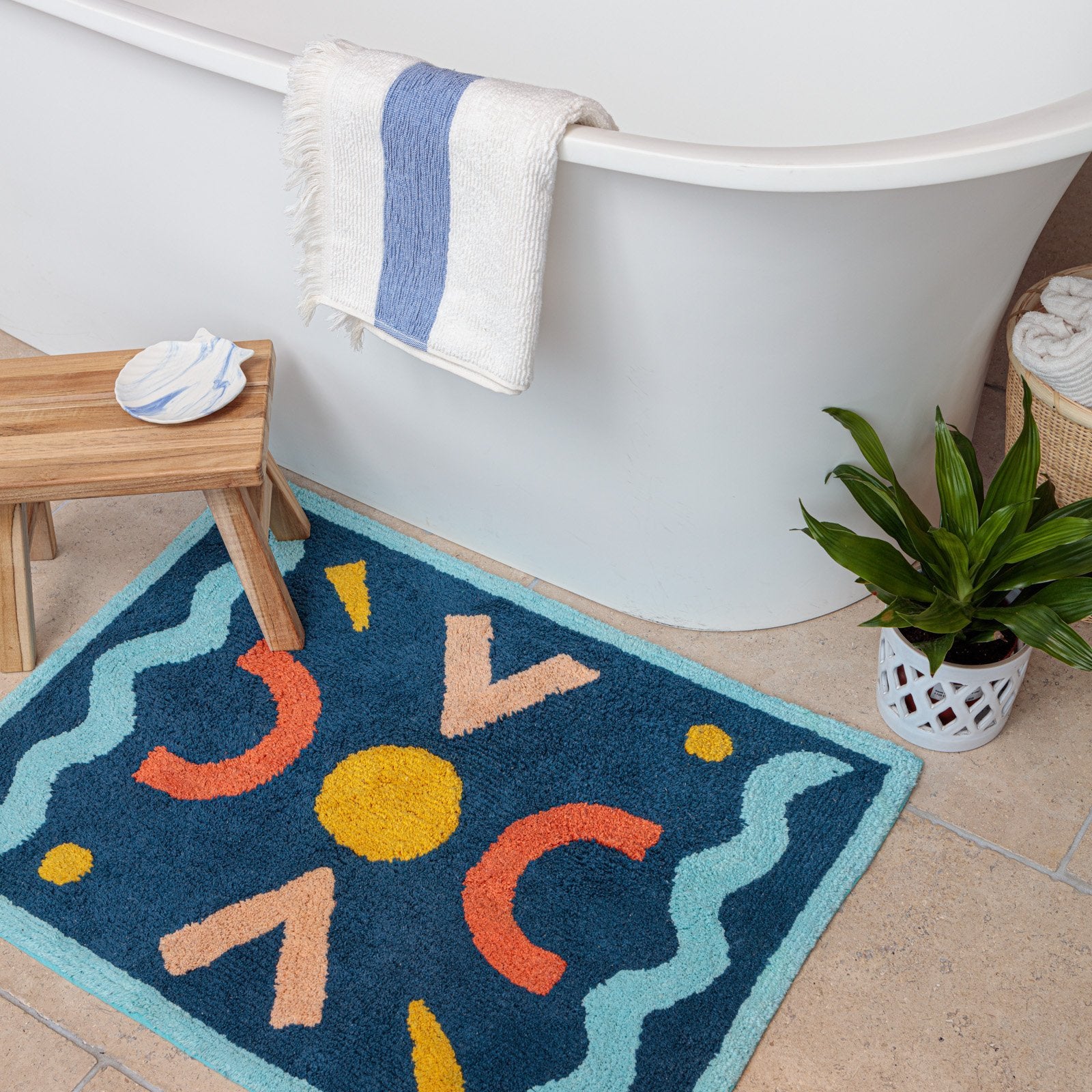 https://cdn.shopify.com/s/files/1/0225/8550/7915/products/riviera-bath-mat-164576.jpg?v=1613062805