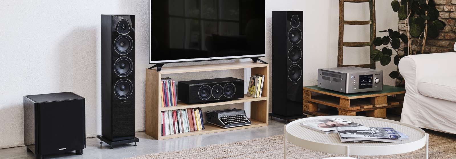 Home theatre with centre speaker