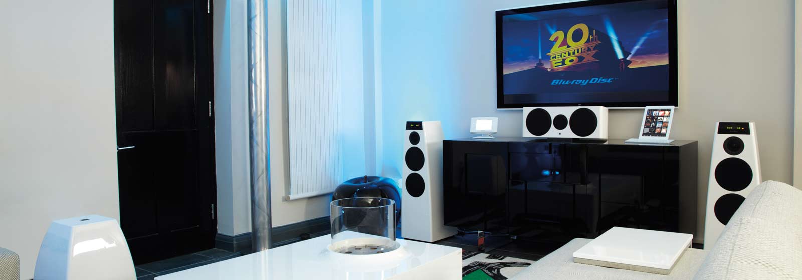 Meridian-DSP3300-centre-speaker