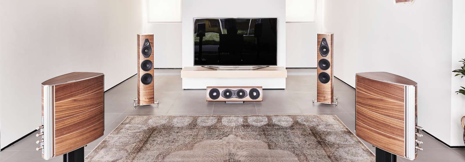 Sonus-faber-olympica-Nova-III-speakers