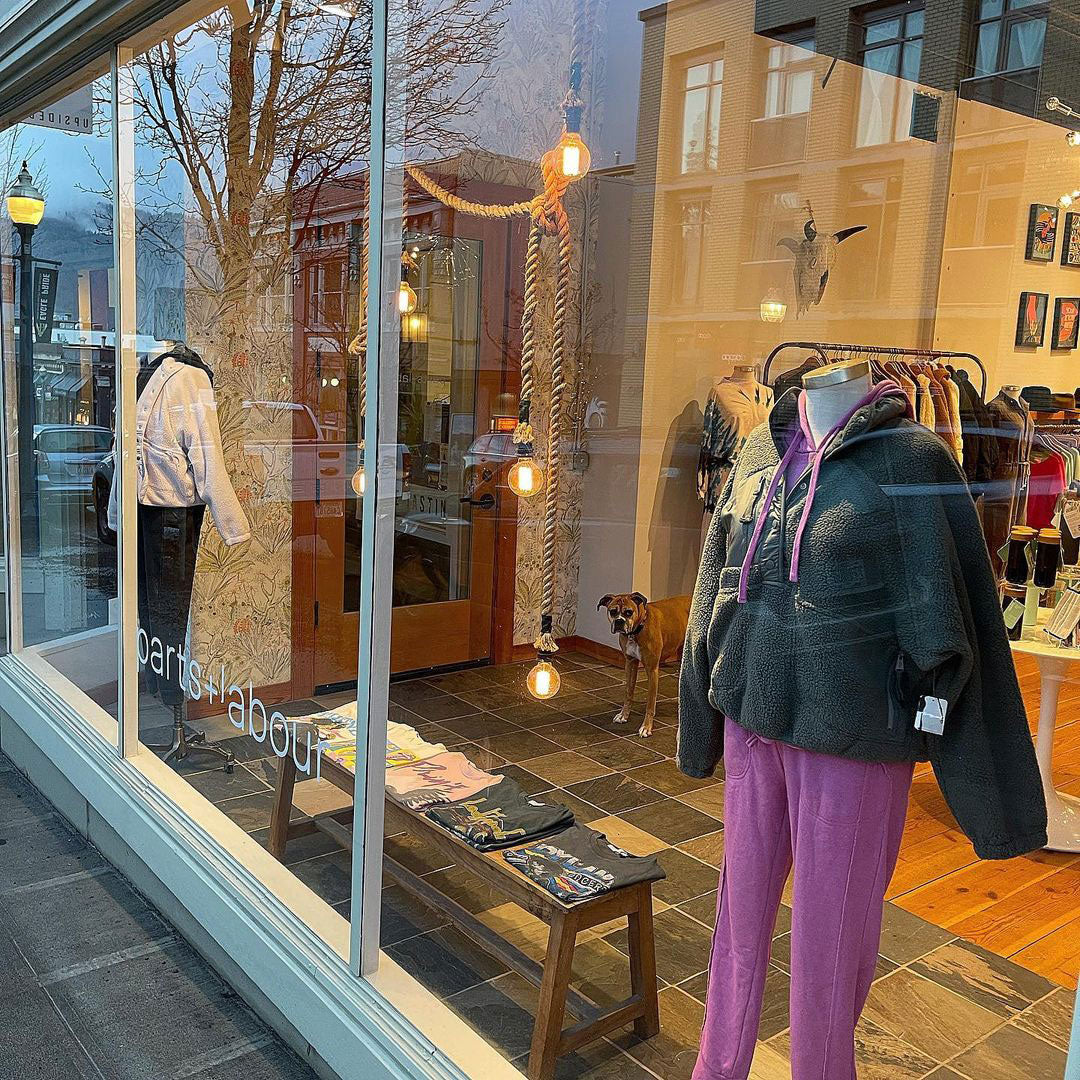 Parts-and-Labour-Womens-Clothing-Store-Hood-River-Oregon-Store-Window