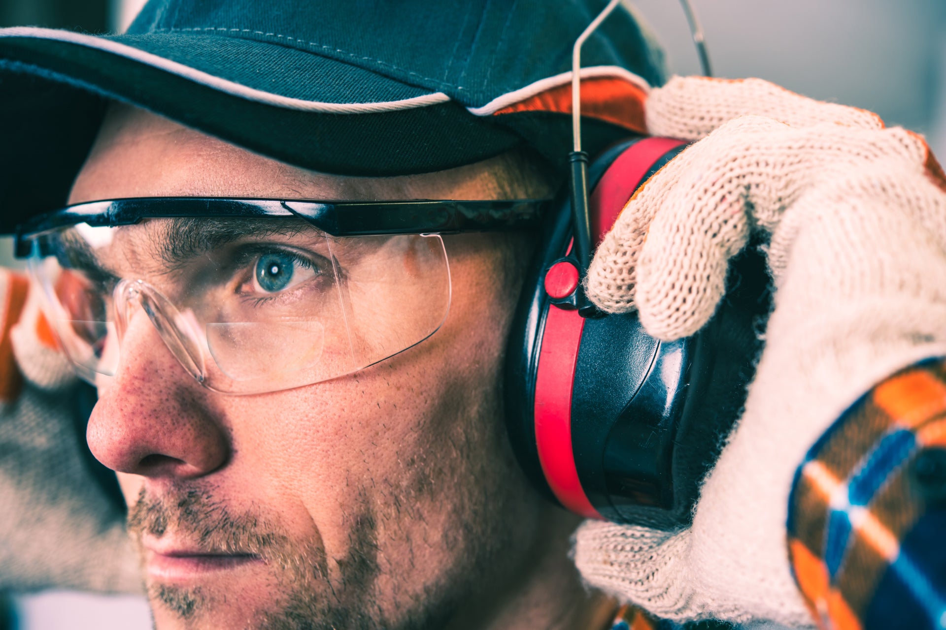 man at a construction site wearing a pair of bifocal safety glasses