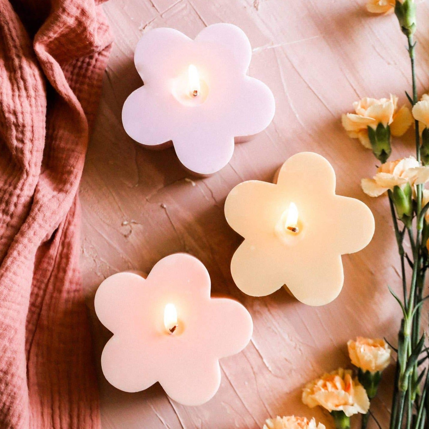 Petal Molded Candle - Peach