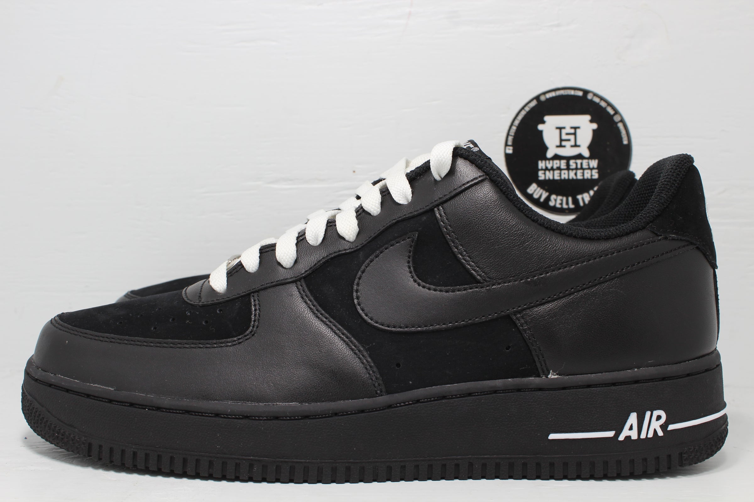 Niet meer geldig verkwistend terugtrekken Nike Air Force 1 '07 Black Suede | Hype Stew Sneakers Detroit