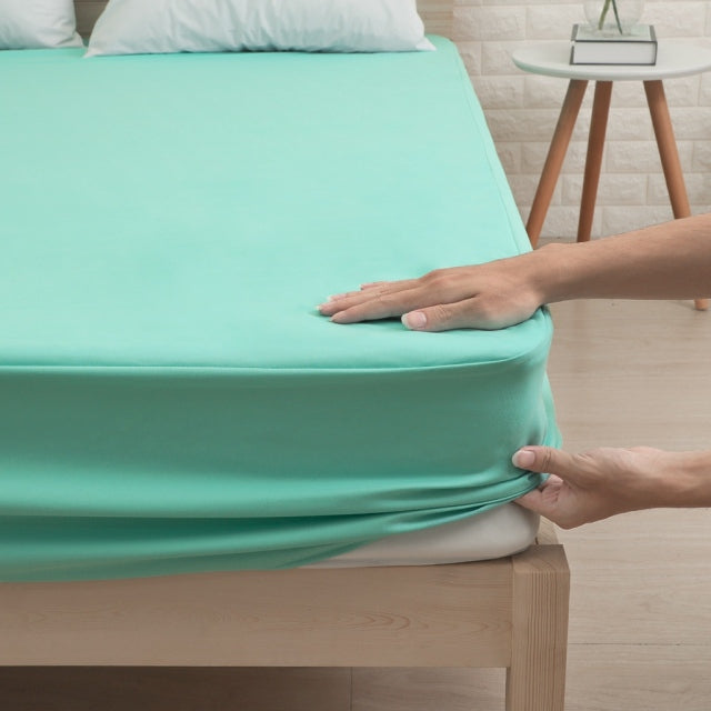 Waterproof mattress cover colorful breathable fitted sheet.