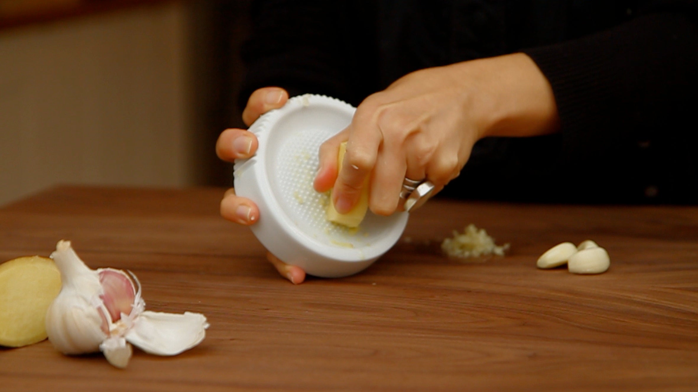 Squish - Innovative Garlic Crusher and Ginger Prep