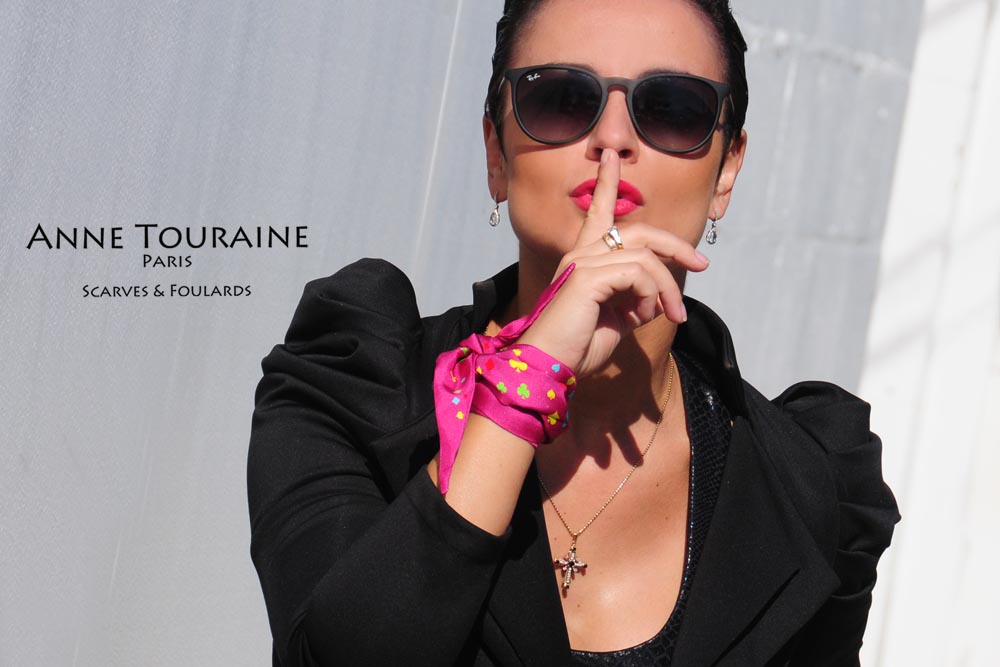 Silk twillies by ANNE TOURAINE Paris™: wrap it around your wrist for a silky bracelet!