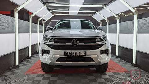 2023 Volkswagen Amarok / White Main Upclose