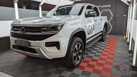 2023 Volkswagen Amarok / White Left