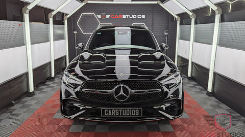 2023 Mercedes Benz GLC300 / Black