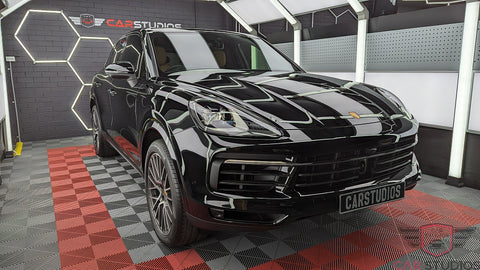 2023 Porsche Cayenne / Black Right