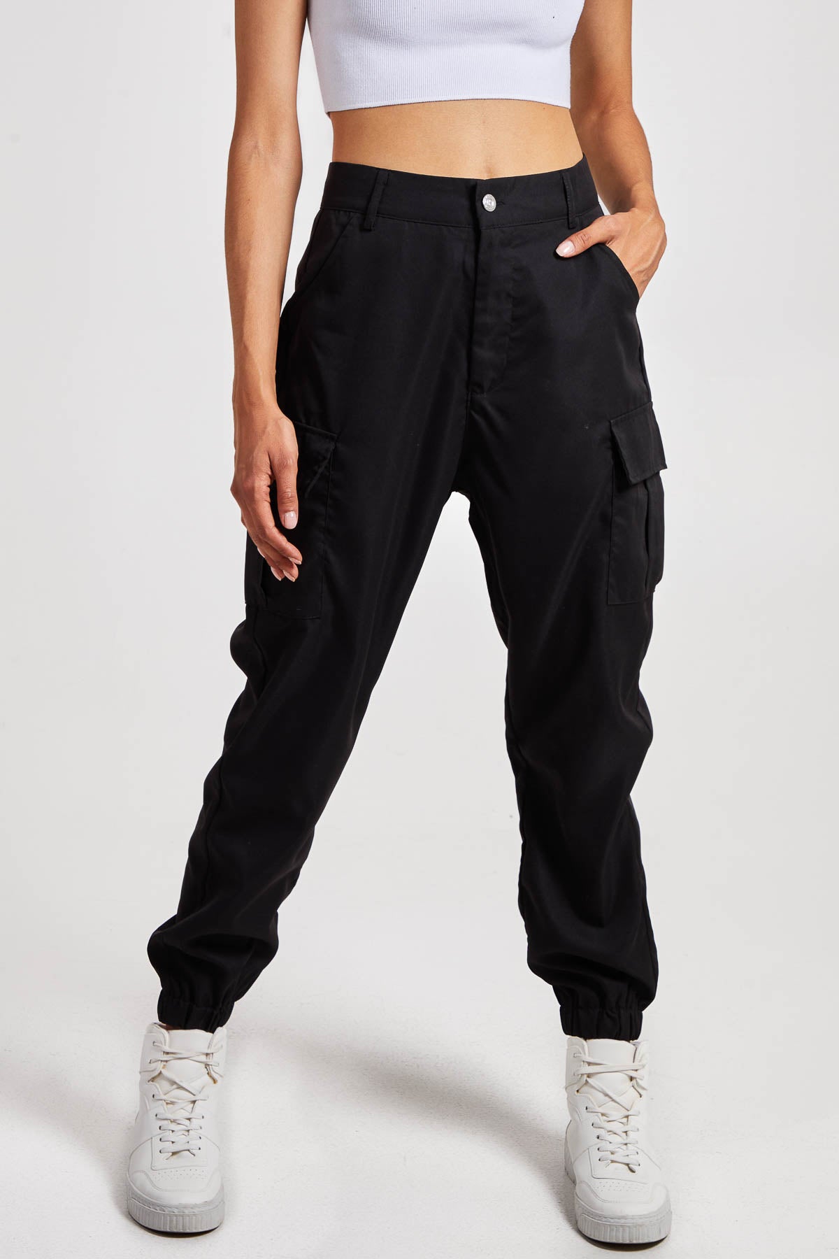 Pier One CUFFED SKINNY TROUSER - Cargo trousers - black 