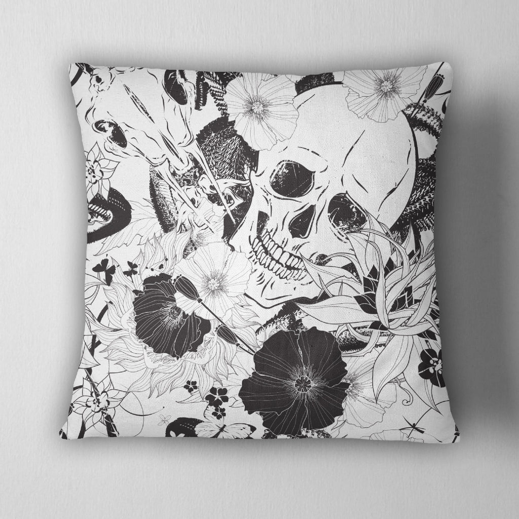 Knibeo Skull Throw Pillows, Moth Decor Pillow Covers 18x18, Gothic Throw  Pillows,Death Moth,Death Head Moth Pillow Covers