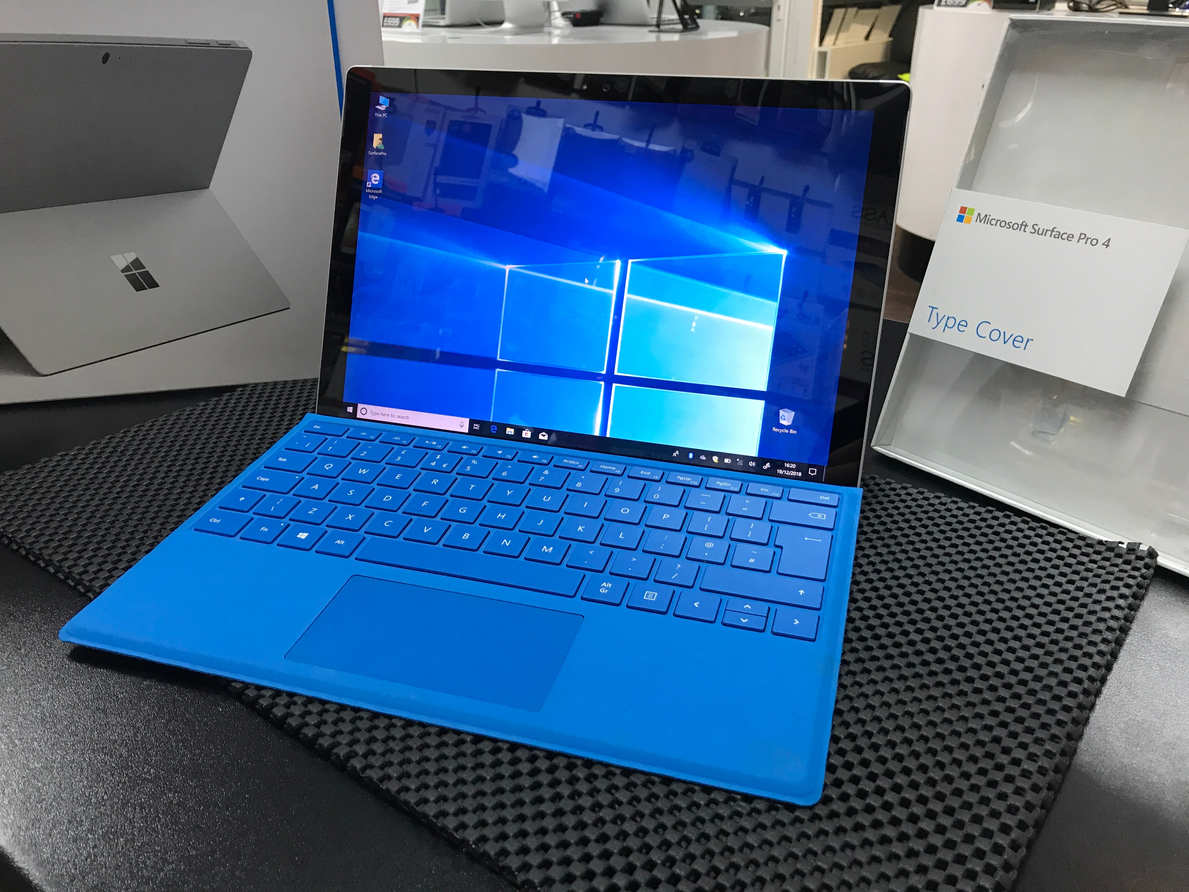 Microsoft Surface Pro 4 Intel 128GB 4GB + Keyboard | Laptop Workshop