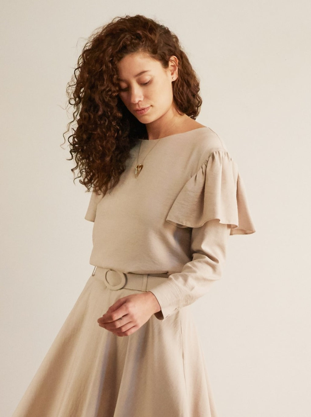 THE ODELLS: Ruffle Sleeve Top