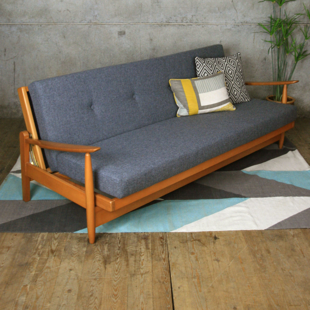 mid century sofa bed        <h3 class=