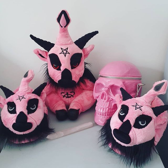 Dark Lord Bubble Gum Slippers & Kreepture Plush Toy| KILLSTAR