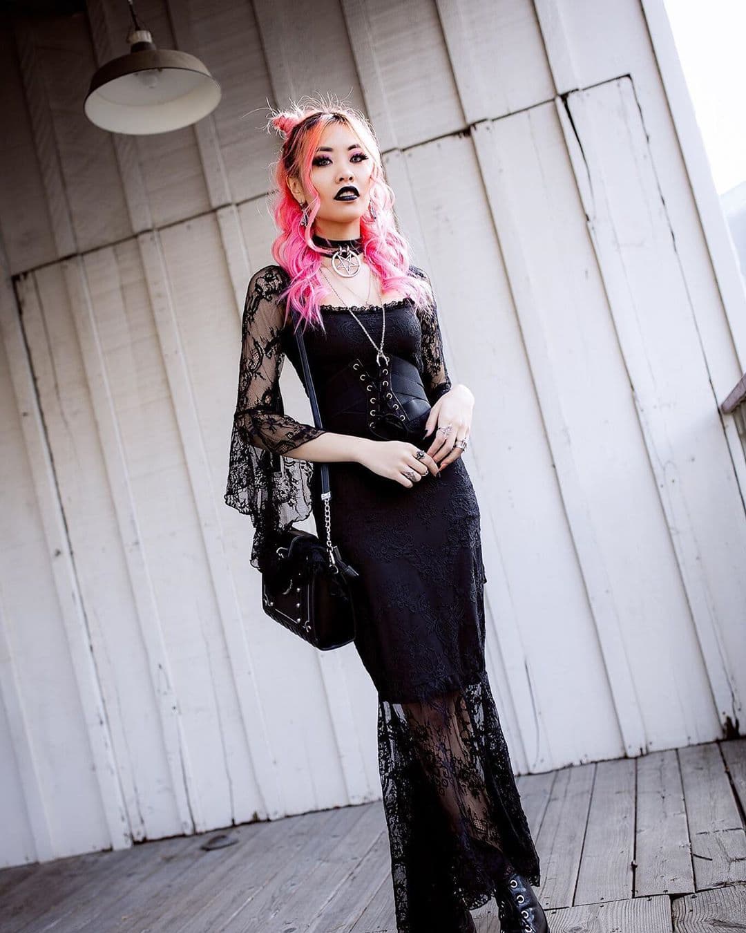 Witchy Outfits, laced black dress