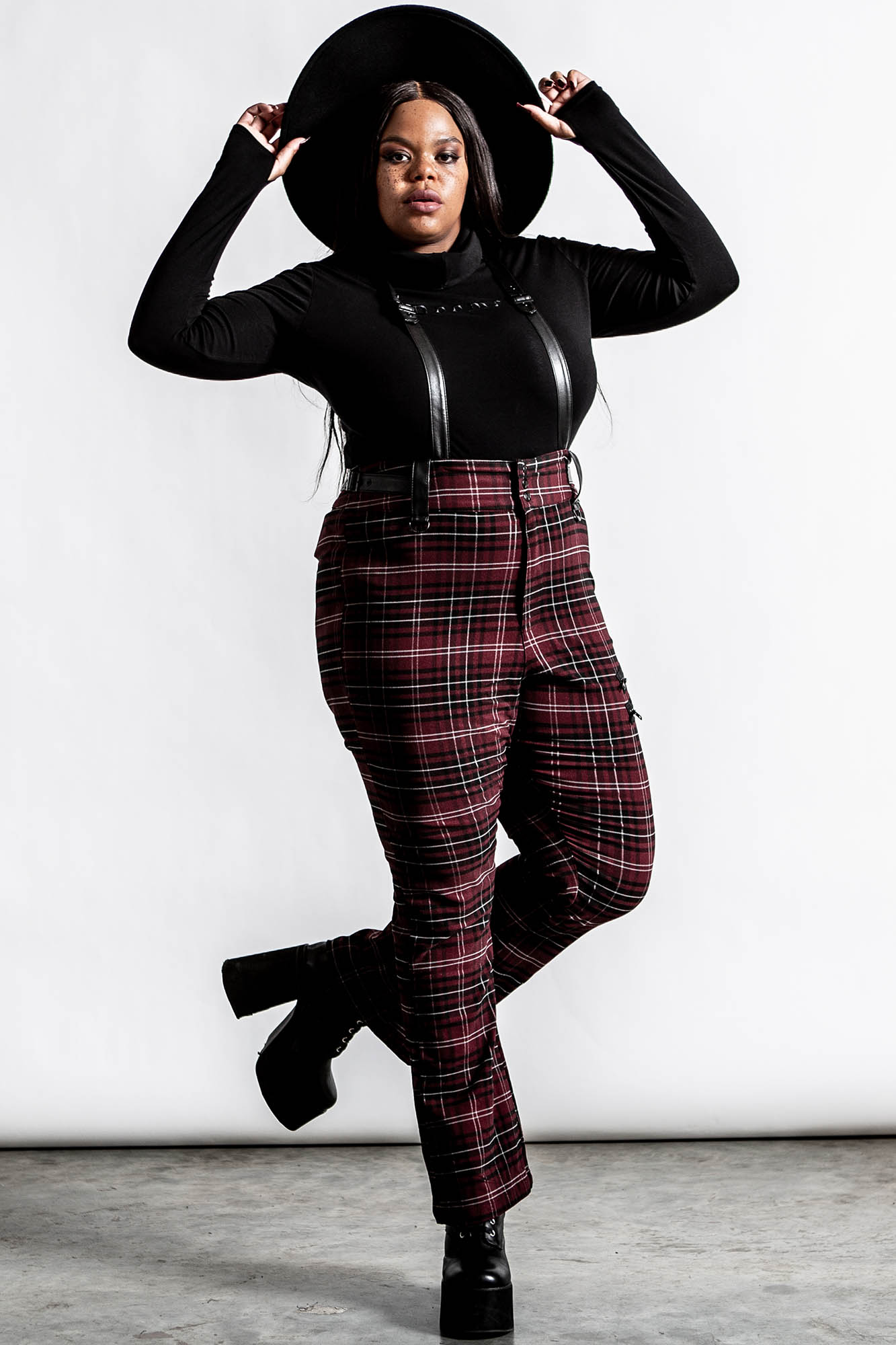 Plus Size Exclusive Slim Leg Pants - Bonfire Plaid