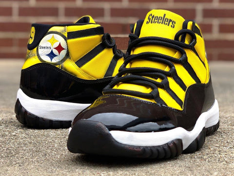 Jordan 11s de los Steelers