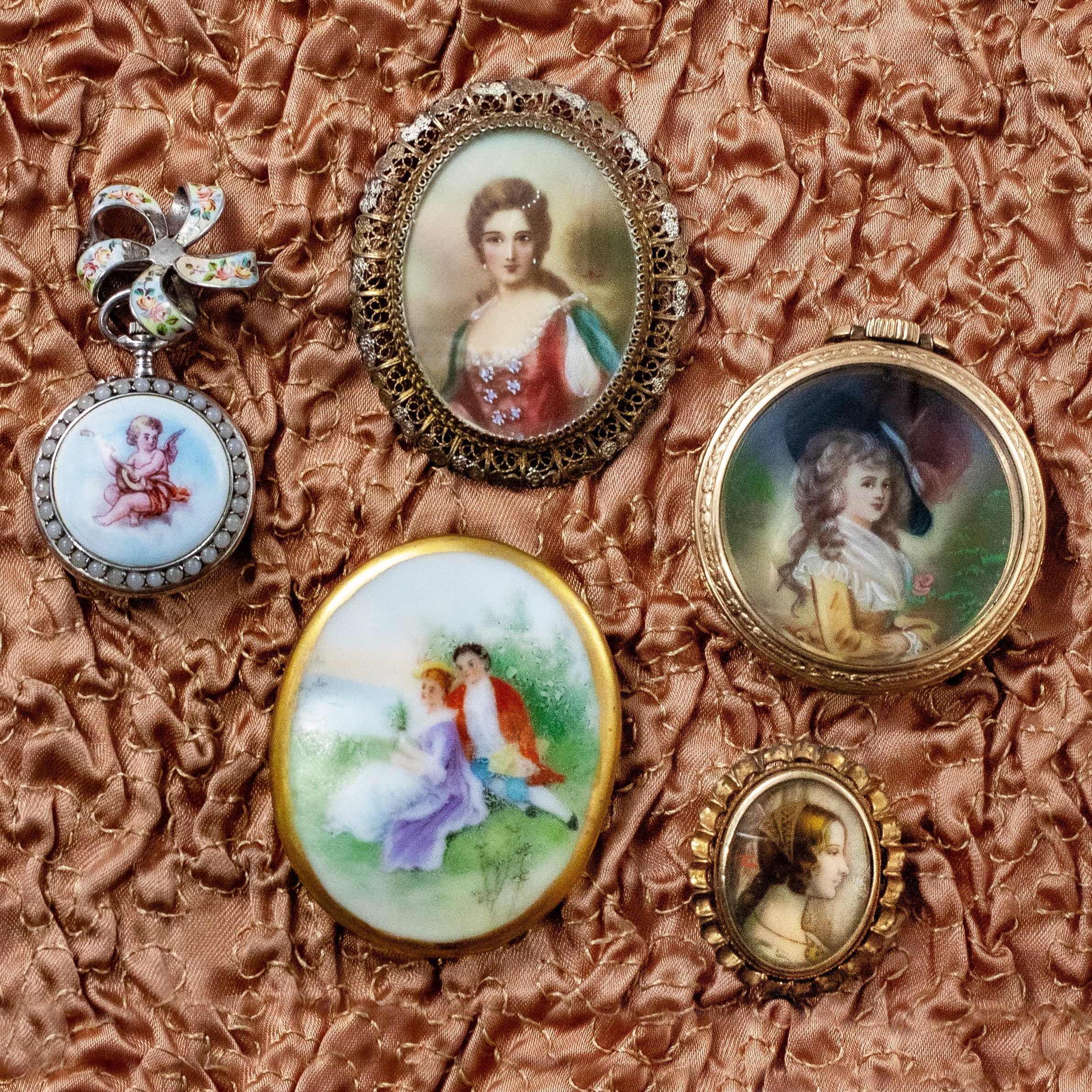 Hand-painted Portrait Pin/Pendant c1920