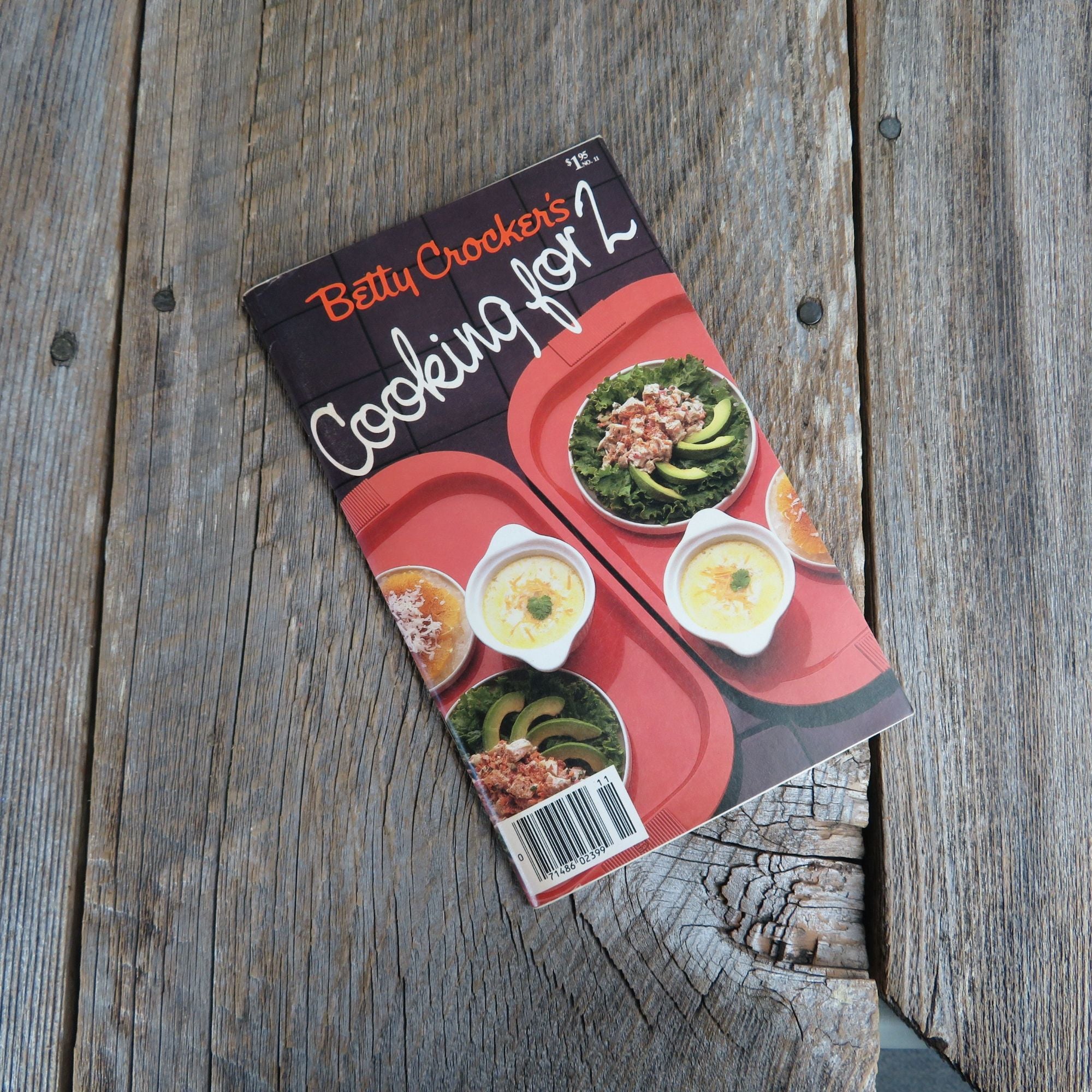 Betty Crocker's Cooking For 2 Pamphlet Cookbook Booklet 1985 Recipes Menus Shopping Tips