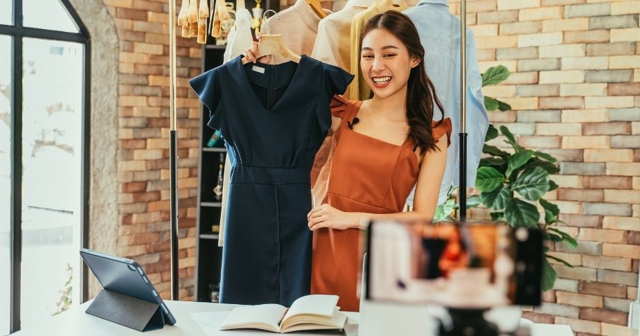 Cómo vender ropa online: 5 pasos para crear tu ecommerce de moda (2023)